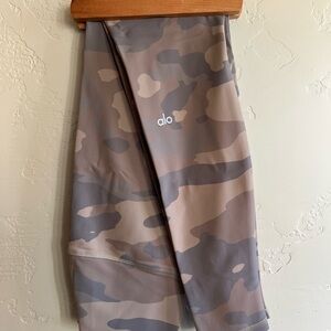 Alo Camo Leggings